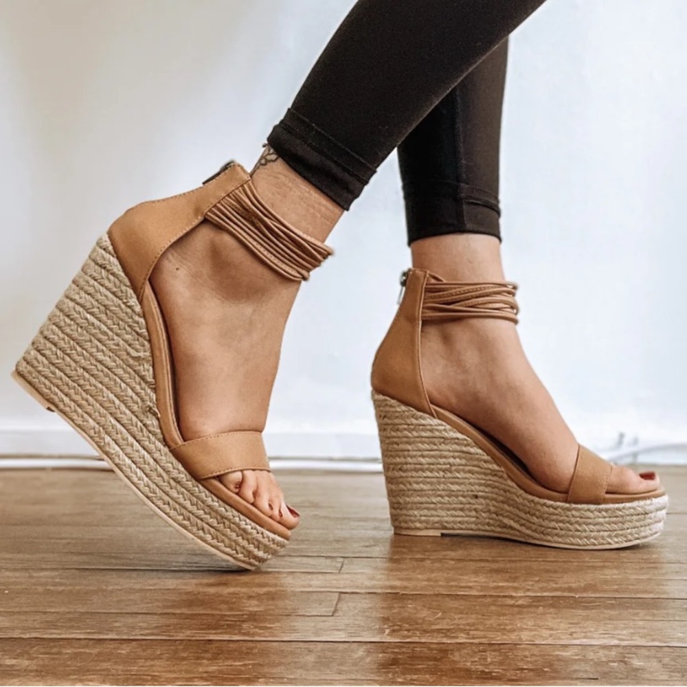 NWT Oasis Society Rosalie Wedge Sandal
